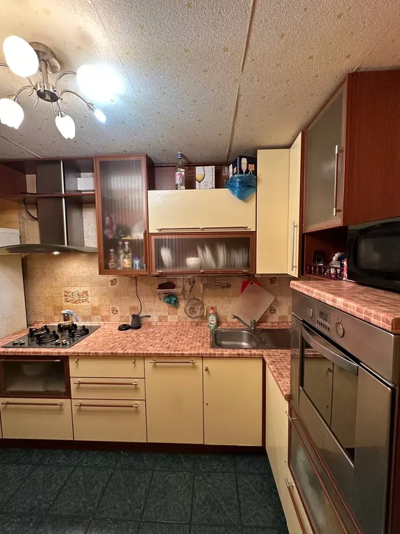 Бюджетная трешка в центре города