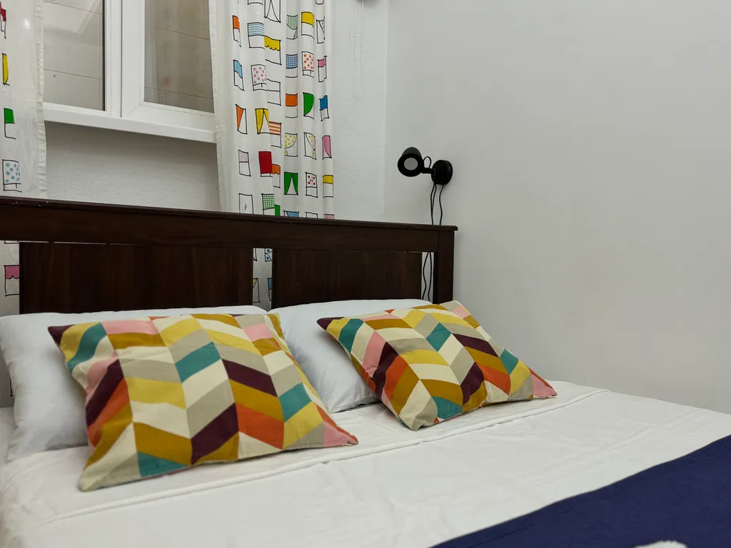 Двухместный номер в Ялте (Санузел и кухня общие)