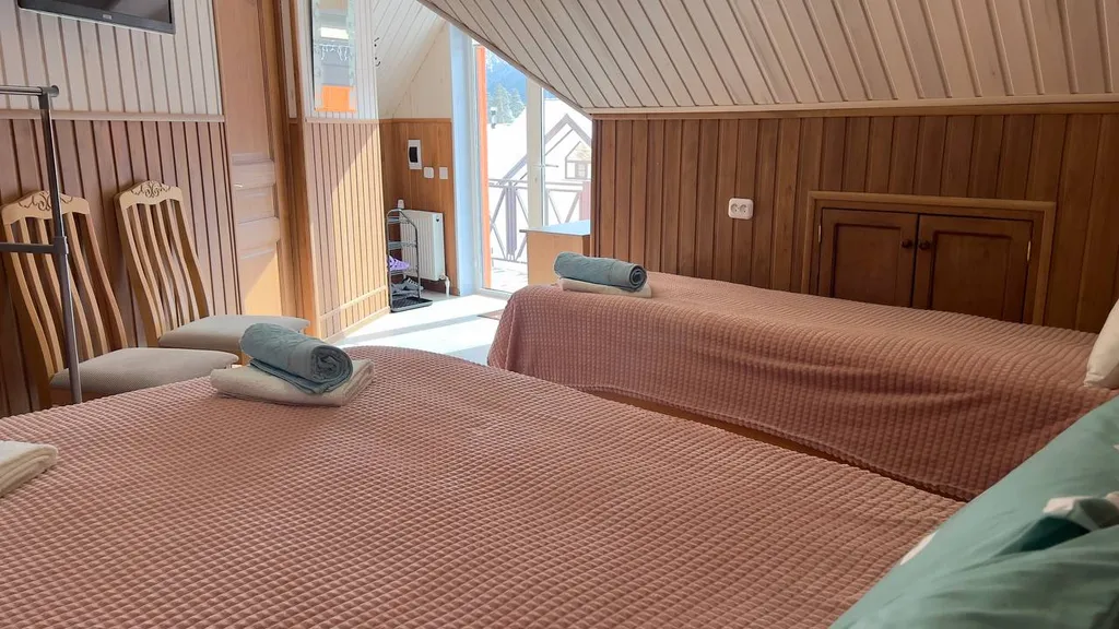 Трёхместный номер без окна