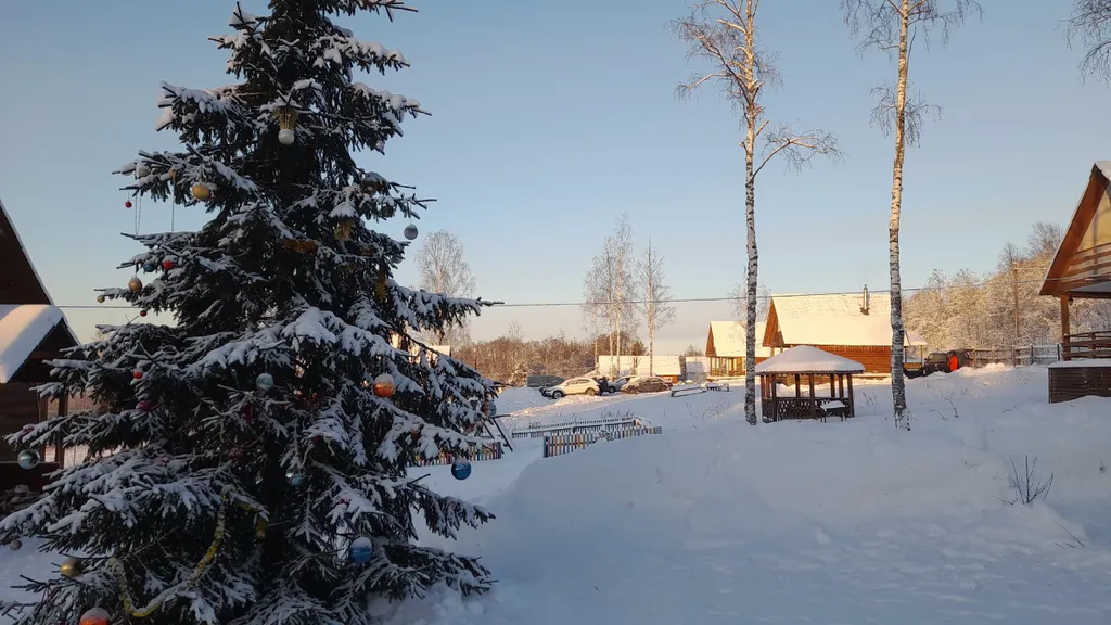 Коттедж Коттедж на берегу озера,рыбалка и отдых всей семьей! — Родионово