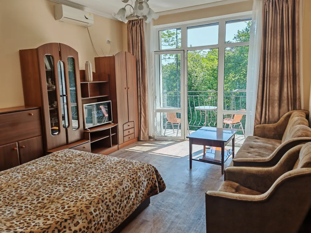 Уютная квартира с видом на море частном доме