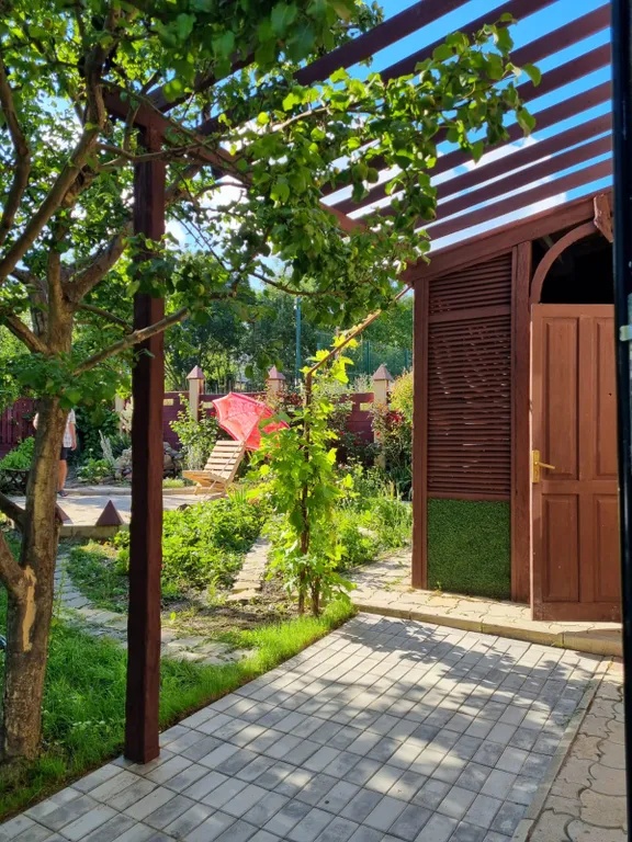 Коттедж Уютный дом рядом с морем в тенисом, фруктовом саду. — Южная Озереевка