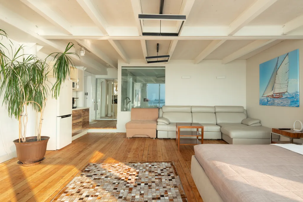 Квартира с джакузи, камином и панорамным видом на море