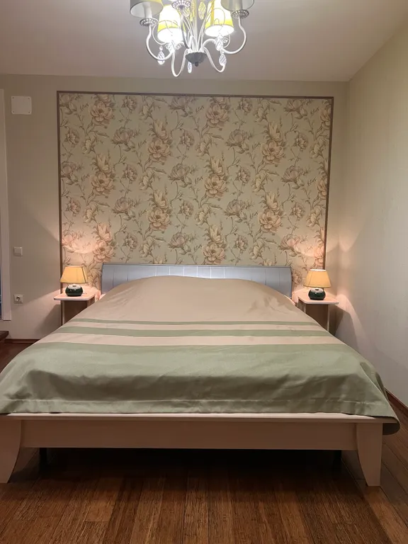 Дом с бассейном и бильярдом