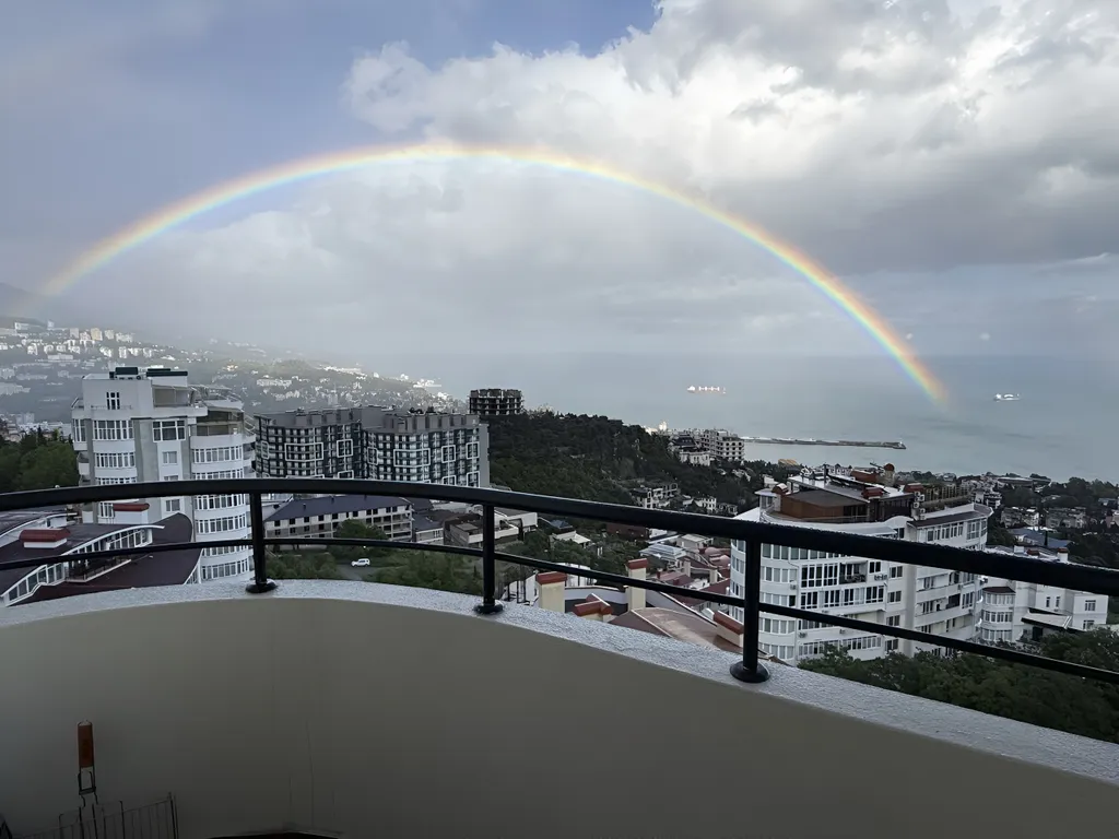 Дизайнерская квартира с потрясающем видом на море и горы