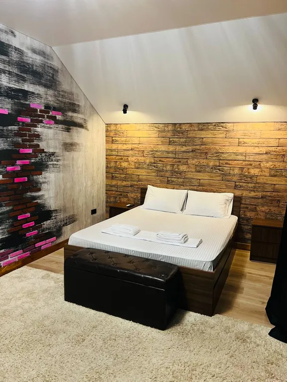 Дом с бассейном