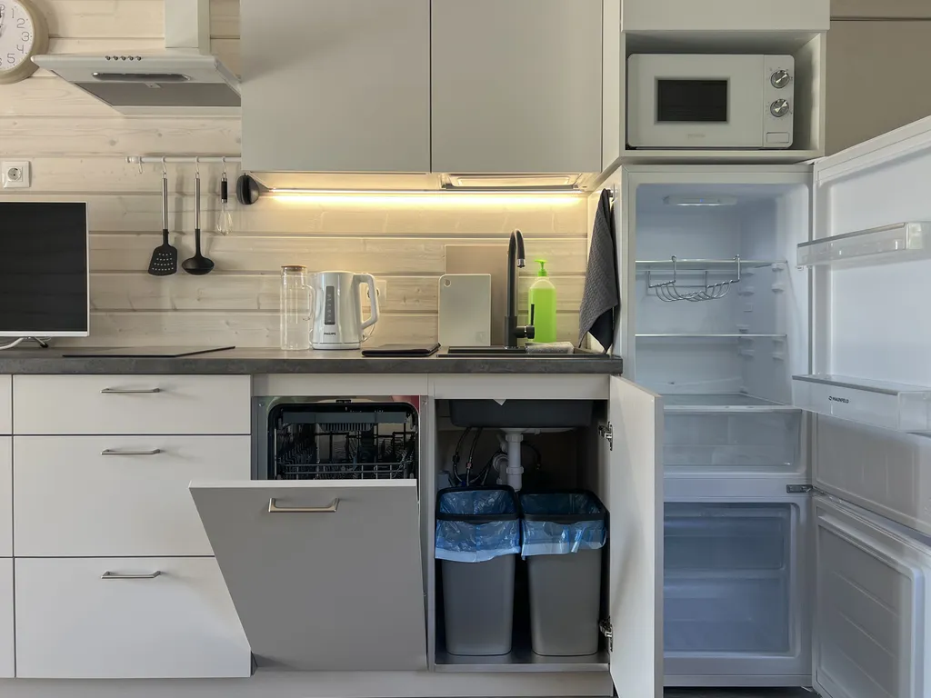 Коттедж Дом на озере с сауной и 1 спальней — Санкт-Петербург