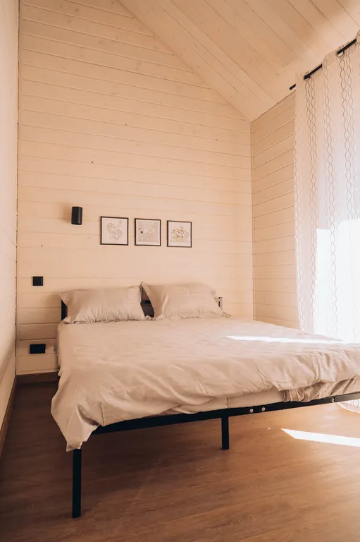 Гостевой домик с панорамными окнами