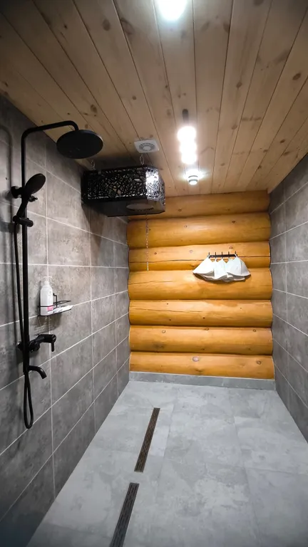 Малый коттедж с бассейном