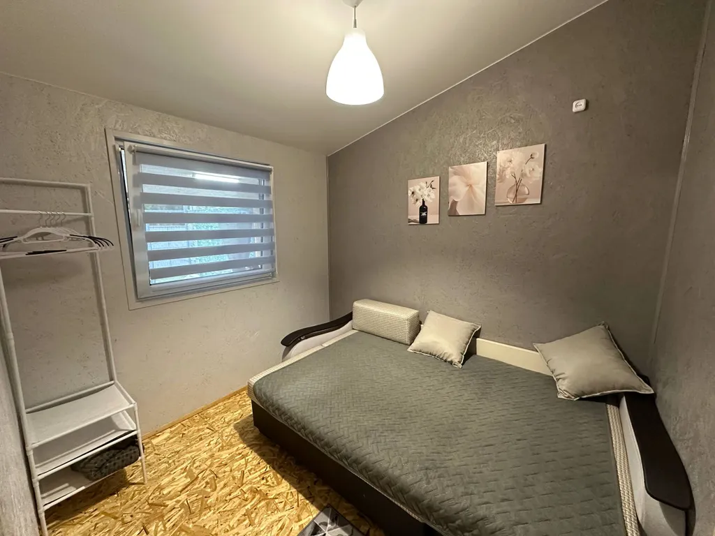 Уютный домик с подогреваемым бассейном для семейного отдыха