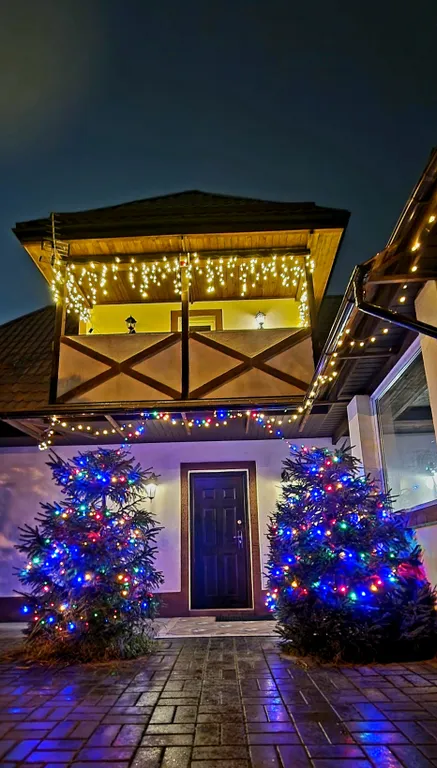 Большой коттедж у озера