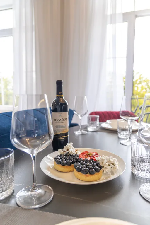 Дизайнерские 2-уровневые апартаменты в 5 минутах от моря