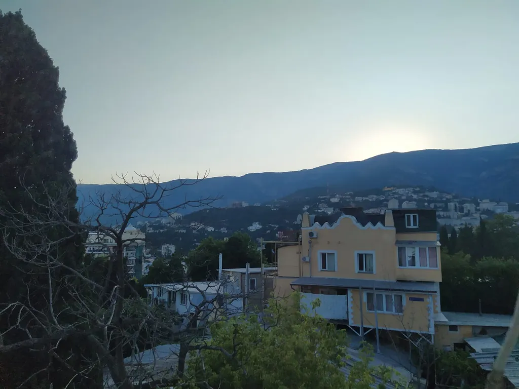 С видом квартира в центре Ялты