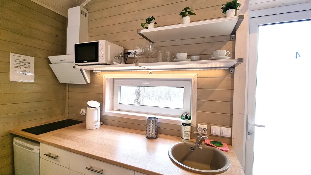 Домик с видом на лес