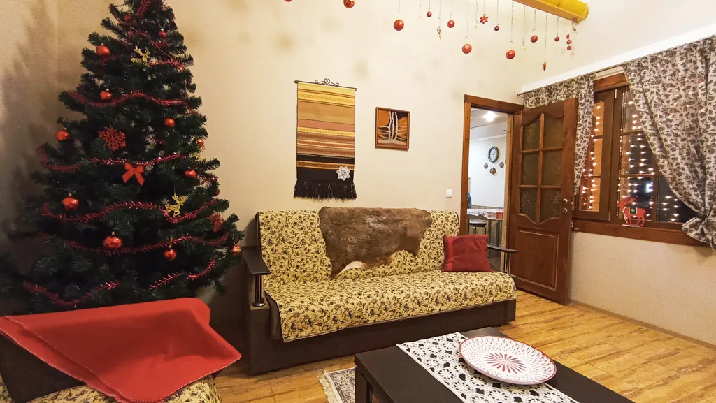 Дом на берегу реки