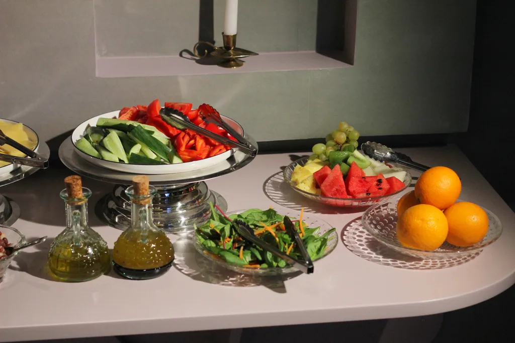 Квартира Квартира Комфорт с диваном с 1 кроватью или 2 раздельными (вид на улицу) — Санкт-Петербург