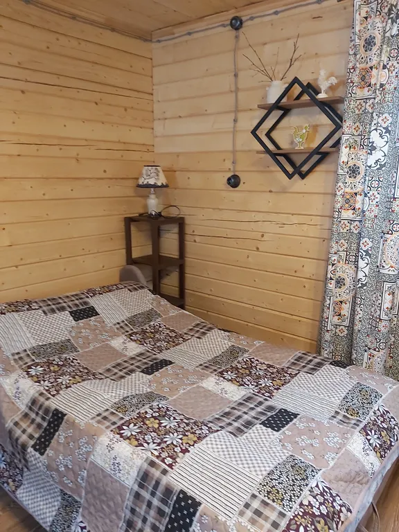 Домик на скале