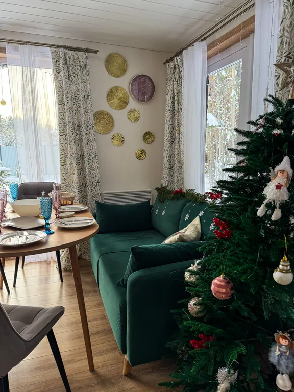 Дом с баней и купелью у леса