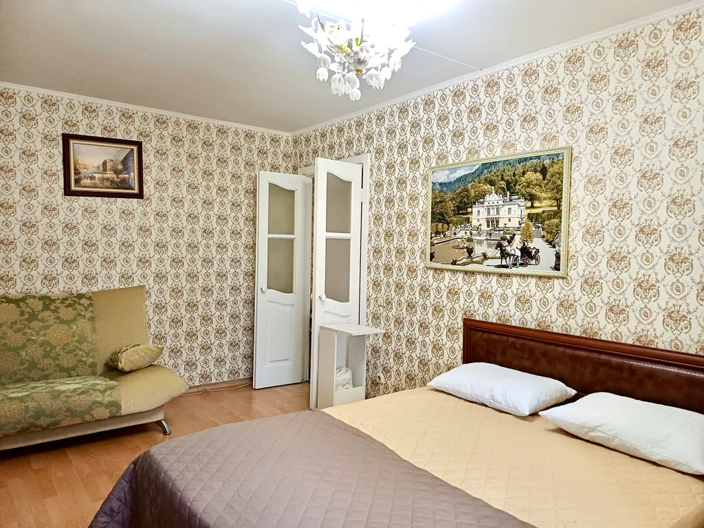 Уютная квартира в шаге от станции метро Проспект Космонавтов