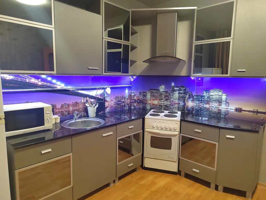 Просторная двухкомнатная квартира рядом с Центральным рынком