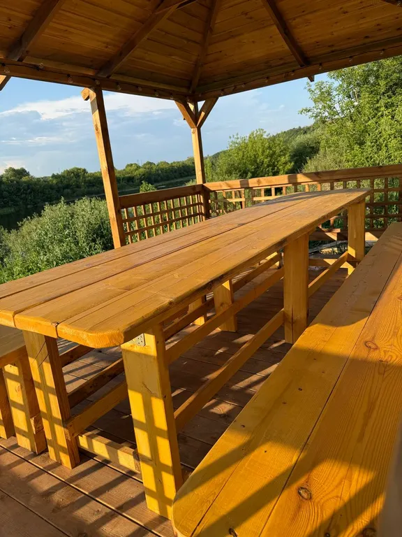 Уютный комплекс отдыха на берегу реки