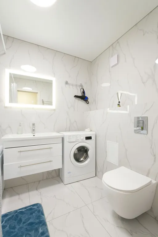 Светлая и уютная 2 комнатная квартира в центре прямо у станции метро