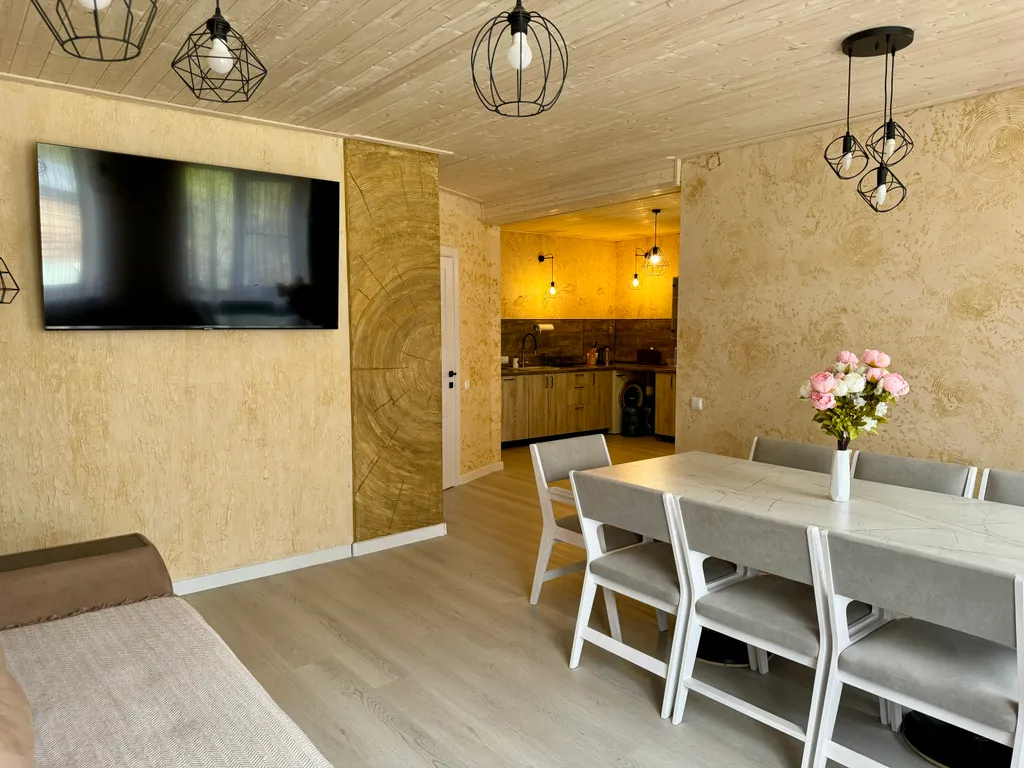 Дом с прудом у леса с хвойным оазисом в 3 км от ГЛЦ Абзаково до 8 гос.