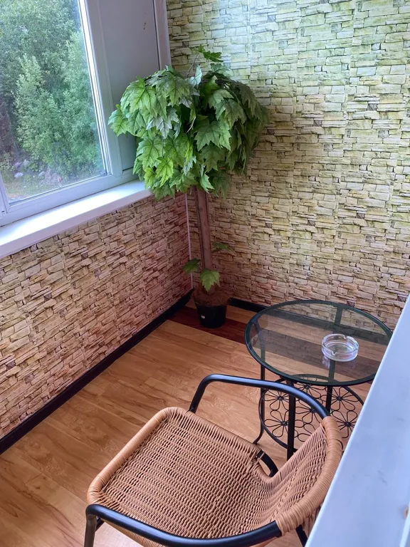 2-комнатная квартира с видом на город и балконом