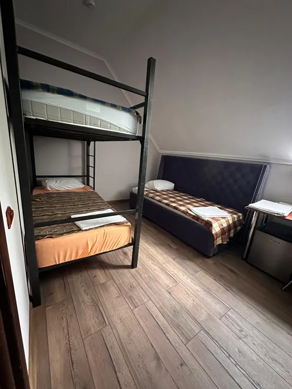 Большой дом с баней, бассейном, мангалом и парковкой