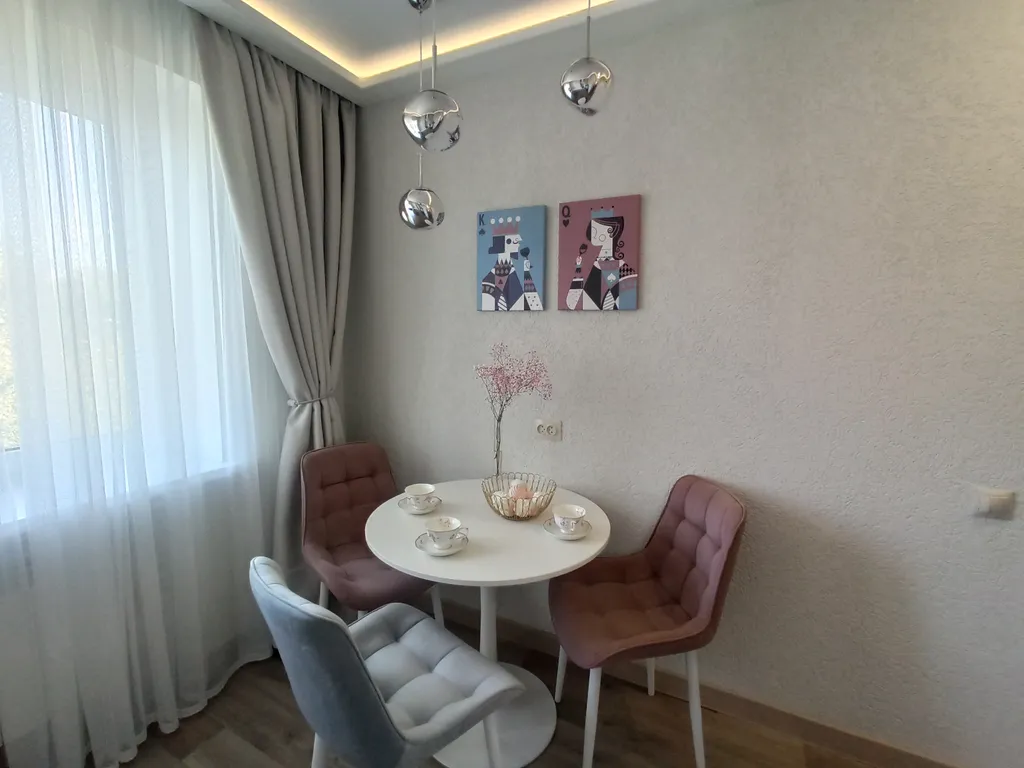 У аэропорта