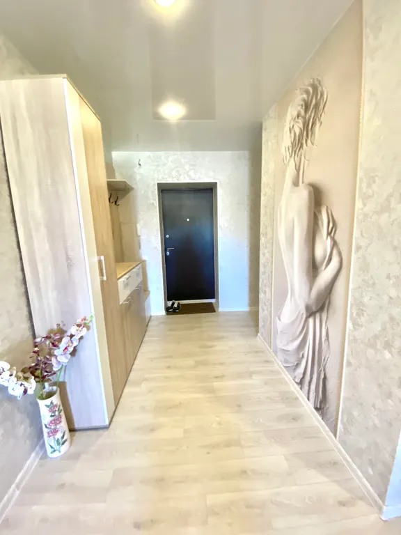 Большая квартира на набережной