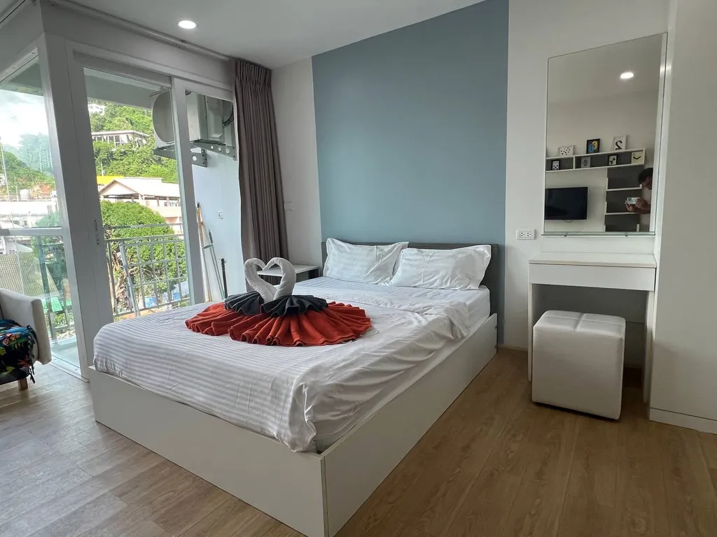 Ката, студия после ремонта с красивым видом на горы, 5 этаж