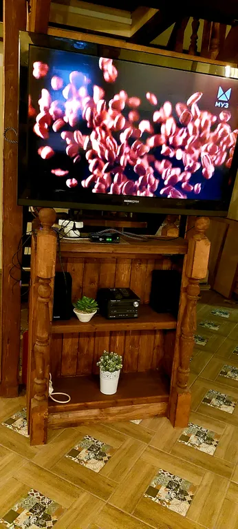 Большой коттедж у озера