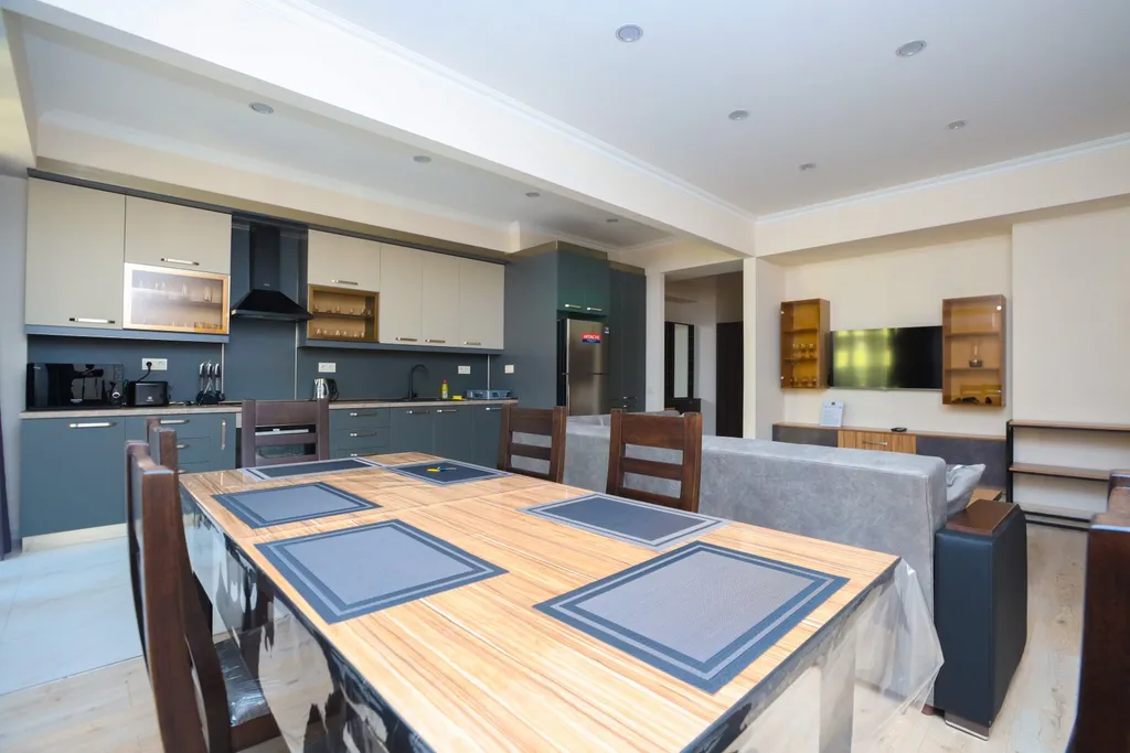 Квартира с 2 спальнями в новостройке в центре города