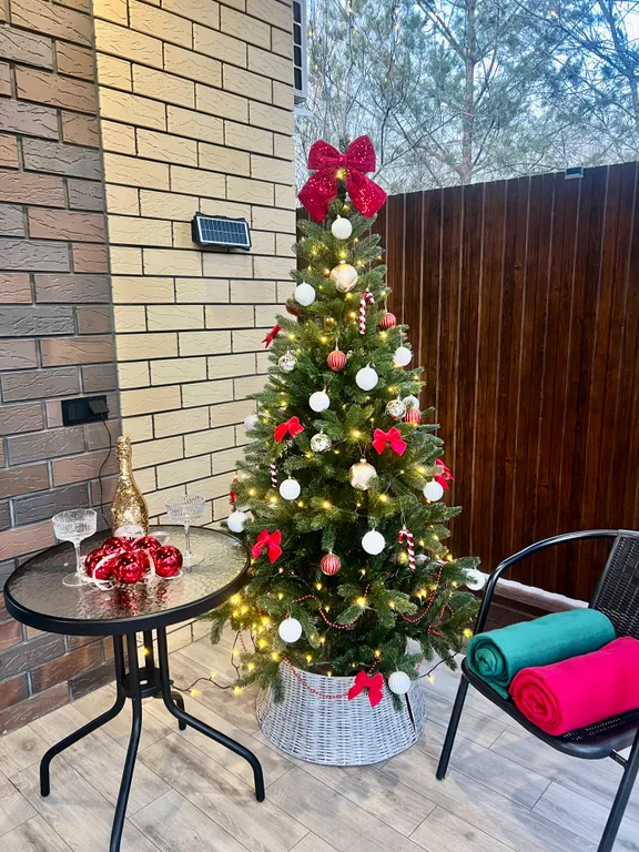 Дом с панорамными окнами в 15 минутах от центра города