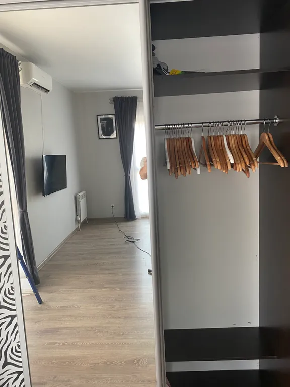 Квартира с видом на можжевеловую рощу и море