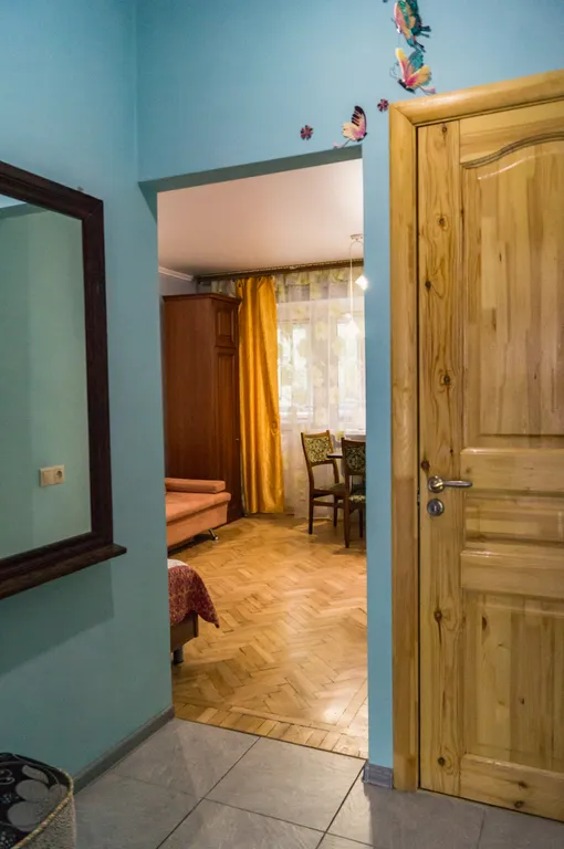 Тихая квартира с балконом в лес