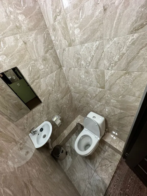 Комната с отдельным входом в частном доме рядом с парком