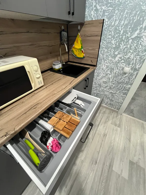 Новая, уютная двухкомнатная квартира недалеко от монастыря