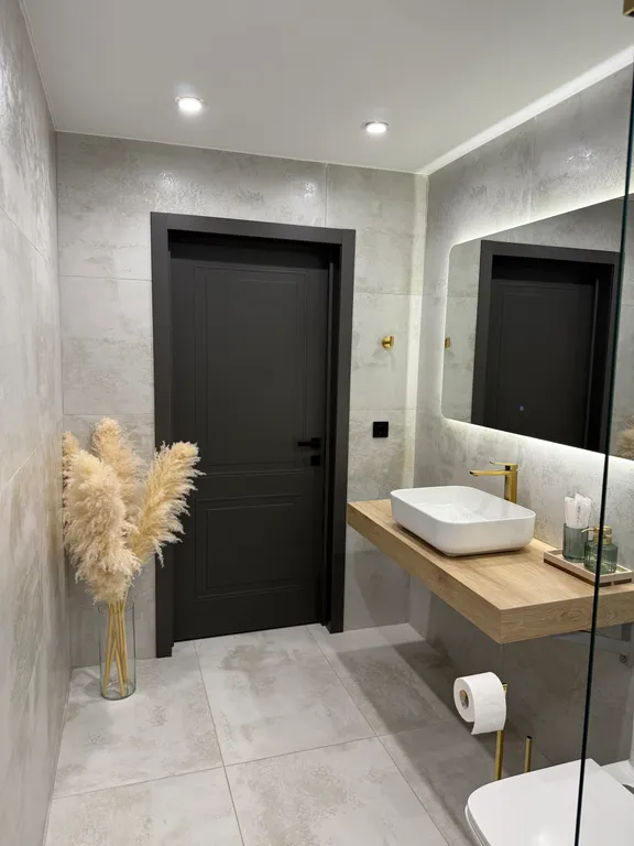 Дом-шале с теплым бассейном и террасой