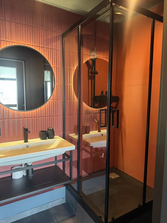 Лофт с видом на реку и порт