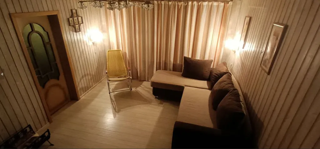 Светлая дача с большими окнами