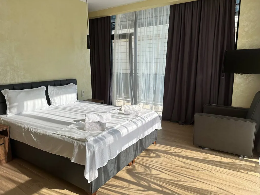 Уютный люкс с панорамной лоджией и завтраками