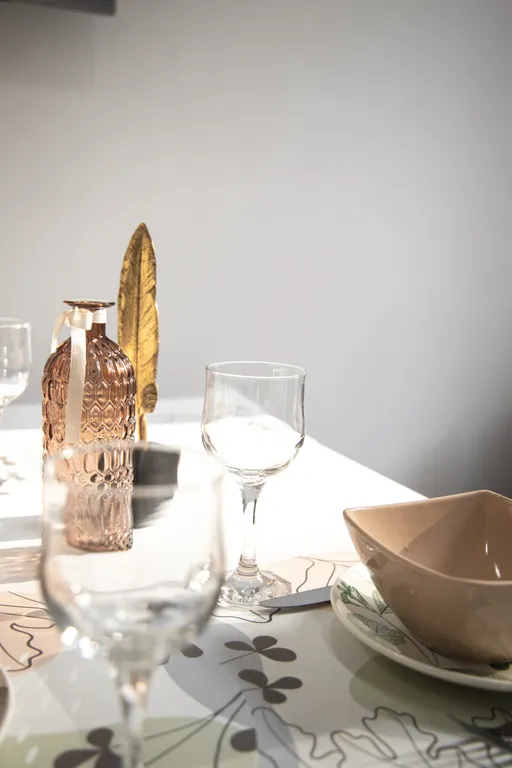 Студия с видом на сосновый лес