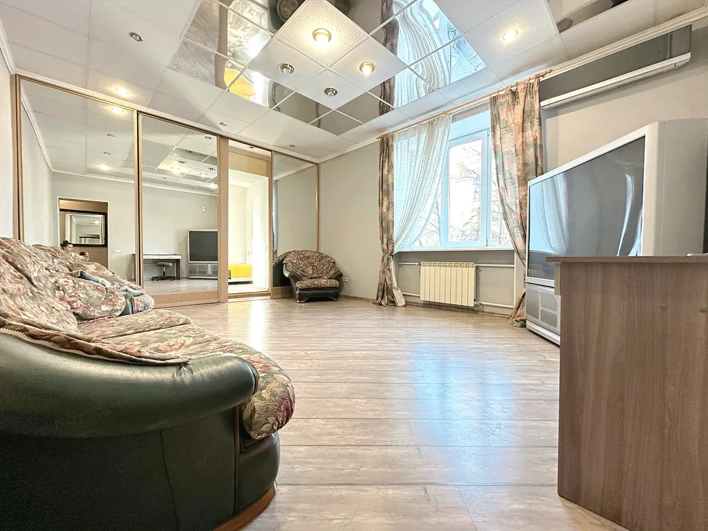 4-комнатная квартира в центре рядом с набережной