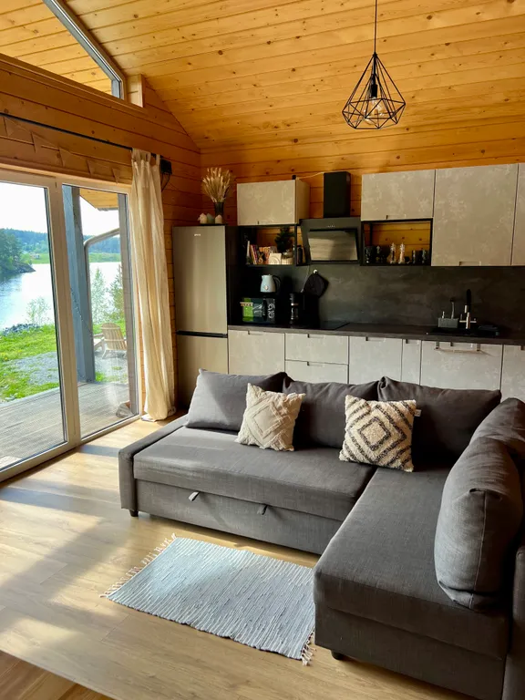 Дом на берегу Ладоги