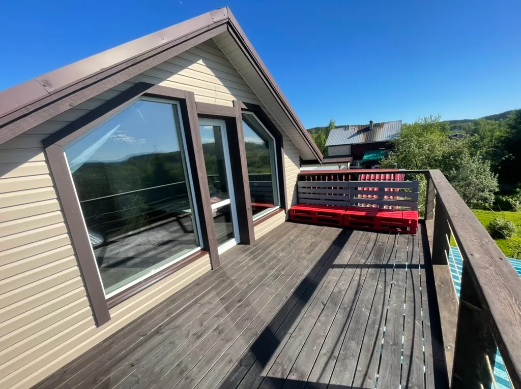 дом  на Выборгском шоссе у озера