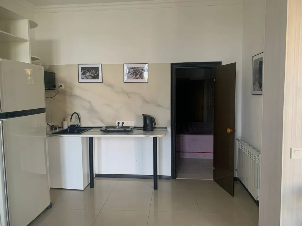 Уютная студия с бассейном