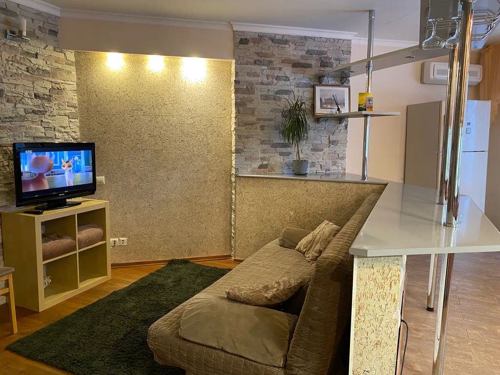 Двухкомнатная квартира рядом с АРТ квадратом