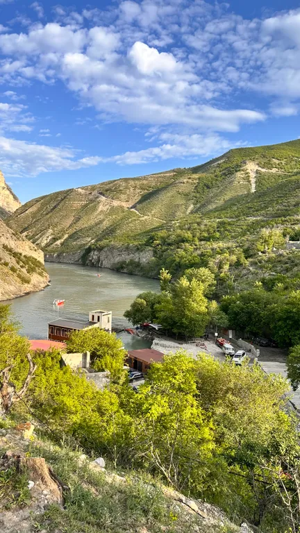 Уютный номер в центре Сулакского каньона